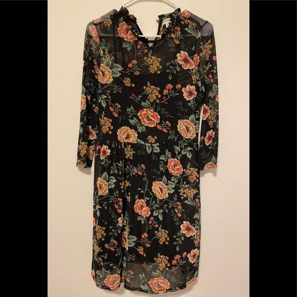 Monteau Los Angeles Sleeved Black Dress - Picture 4 of 7